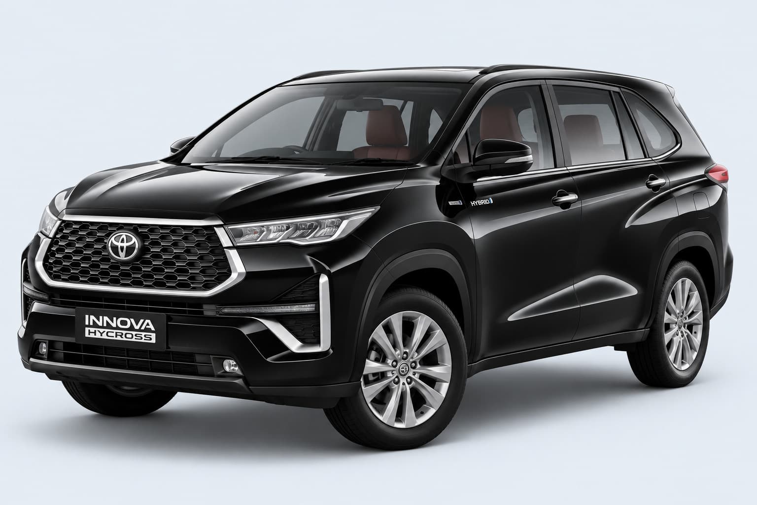 Toyota Innova Hycross